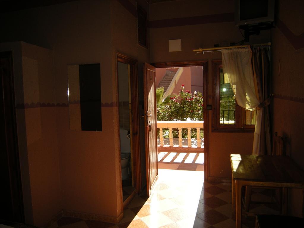Hotel Mandar Saghrou Tazakhte Kelaat-M'Gouna Exterior photo